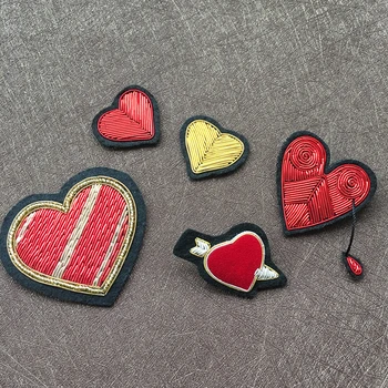 

Hand embroidery brooch DIY be hilarious character lovely Indian silk wire copper wire buiter brooch