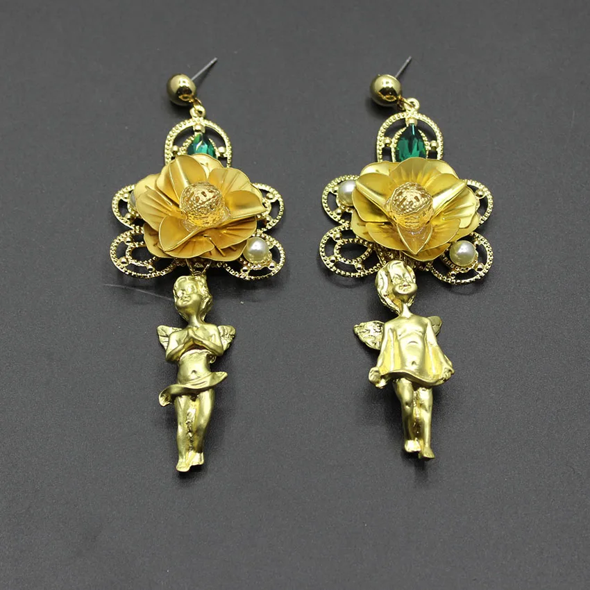 

2017 new baroque fashion show long earrings angel human-shaped iron flower earrings 573