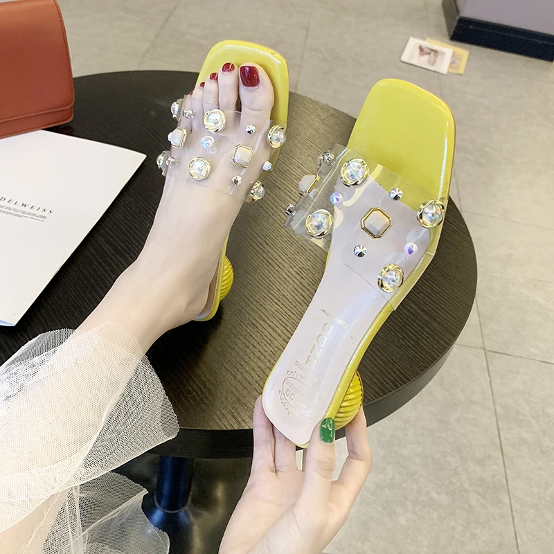 

Women's shoes fashion transparent rivets slippers outdoor wear 2019 summer new wild thick heel shoes