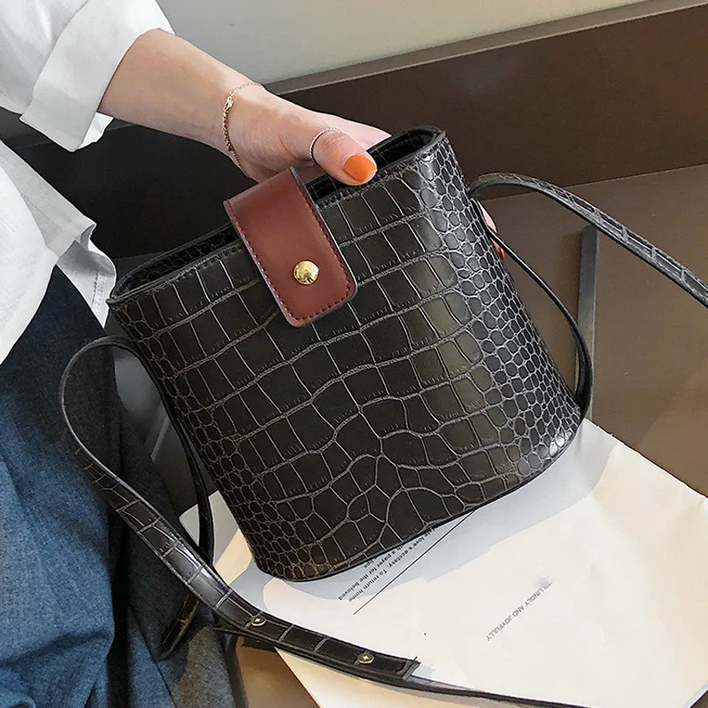 

HANSOMFY 2019 New Fashion Casual Shoulder Bag Small Women PU Leather Messenger Bags Solid Clutch Zipper Crossbody Mini Bag ML-07