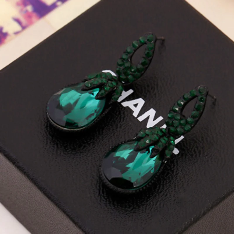 

Hot Selling Zinc Alloy Female Black Deep Green Stone Vintage Chunky Pendant Drop Earrings for Women