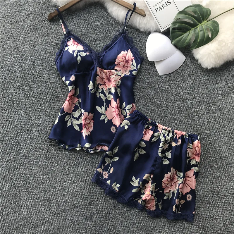 

Silk Pajamas for Women Floral Womens Pajama Set Summer 2019 Pyjamas Women Satin Sleepwear V-Neck Pijama Mujer 2 Piece Sets