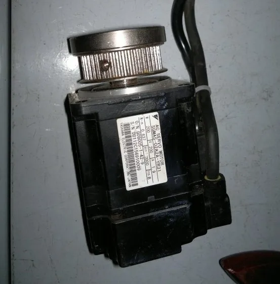 

servo motor SGMAS-02A2A-YR31  , 95% appearance new , 3 months warranty   in stock