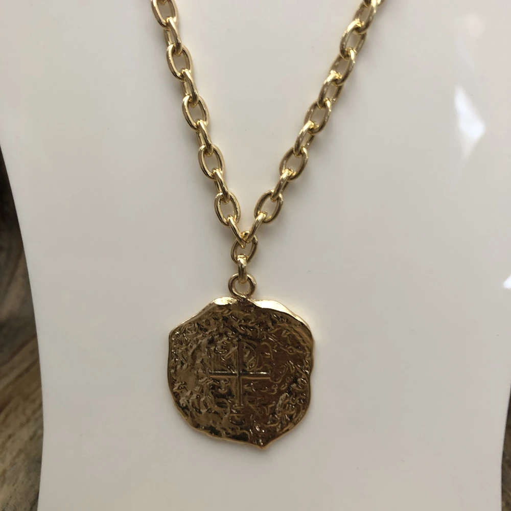 

Big Figure Gold Color Pendant Necklace Jewelry For Women Gilr Birthday Gift Necklace