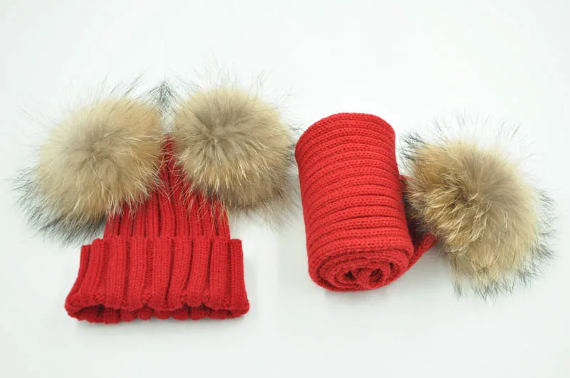 Детская зимняя шапка, шарф, комплект для мальчиков, натуральный мех енота, помпон, шапка, шарф, комплект для маленьких девочек, теплый флисовый меховой шар, набор из шапки и шарфа - Цвет: Red natural fur