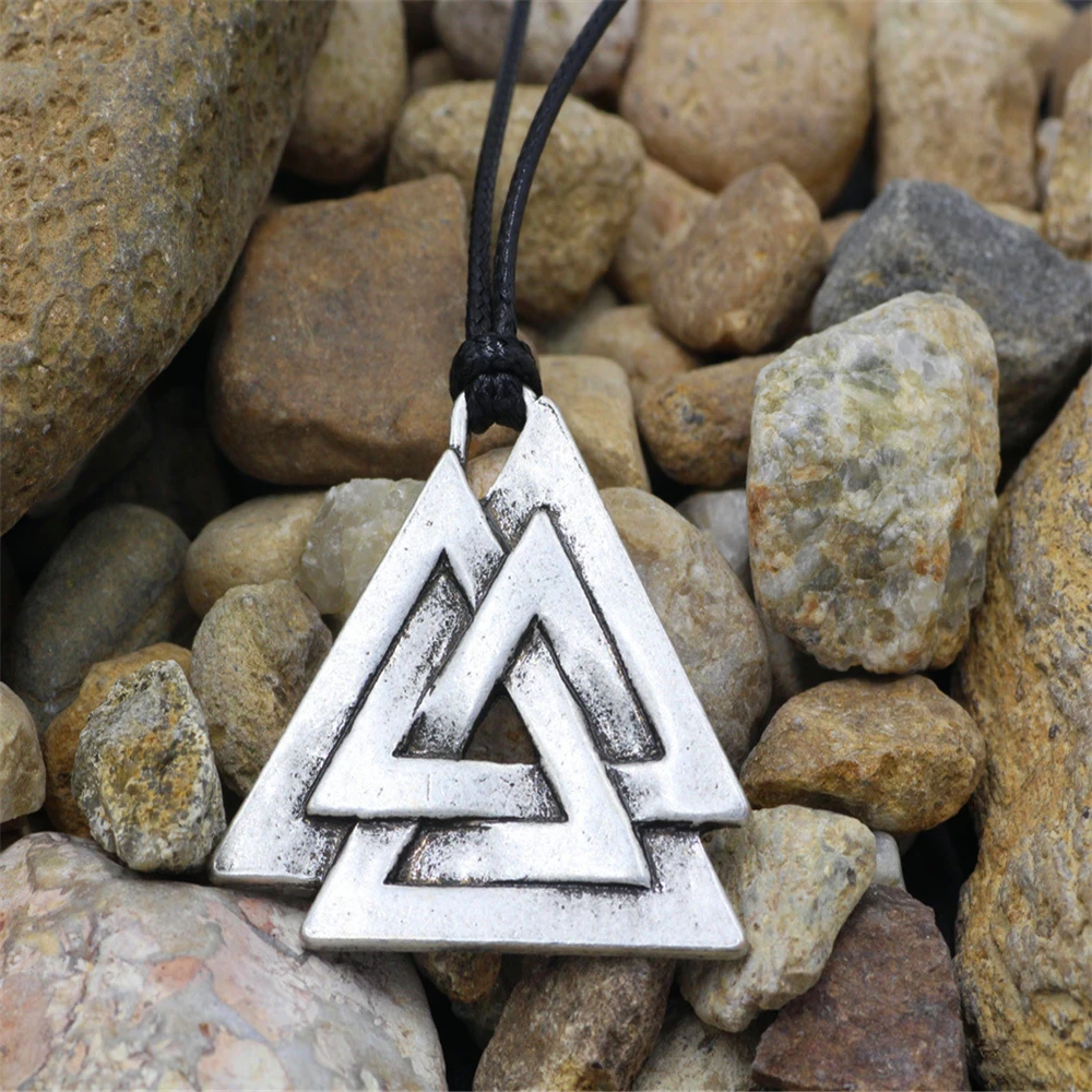 

Viking jewelry Triangle Trinity Men Necklace Antique Silver Valknut Rune Pendant Odin Symbol of Viking amulet pendant Necklaces
