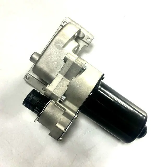 LR011036 (1)