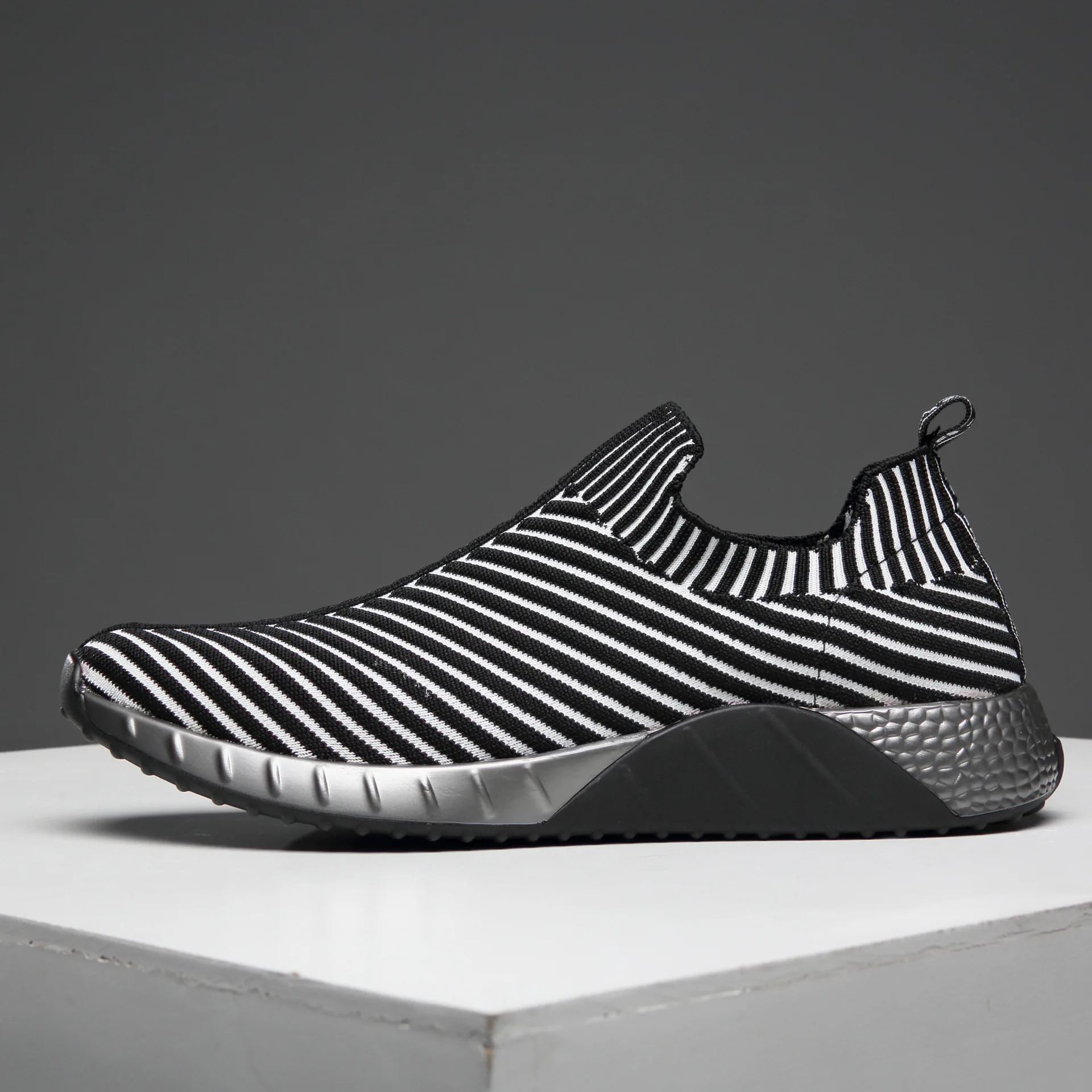 

2018 New Stripe Shoes Sports Style Leisure Men's Shoes