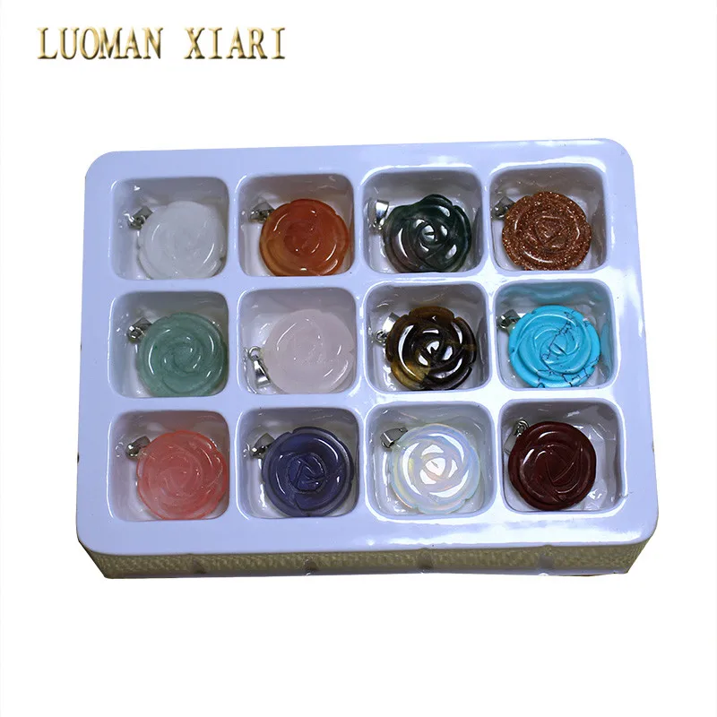 

Wholesale 12PCS Boxed Natural Stone Rose Shape Carve Pendant DIY Fit Necklace For Jewelry Making 20 mm Mix Color Random Delivery