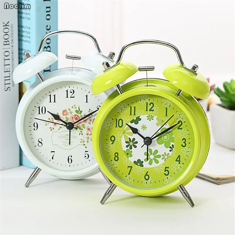 

European Creative Small Alarm Clock Creative Personality Mute Alarm Clock Metal Digital Nightlights Living Room Table Clock Bell