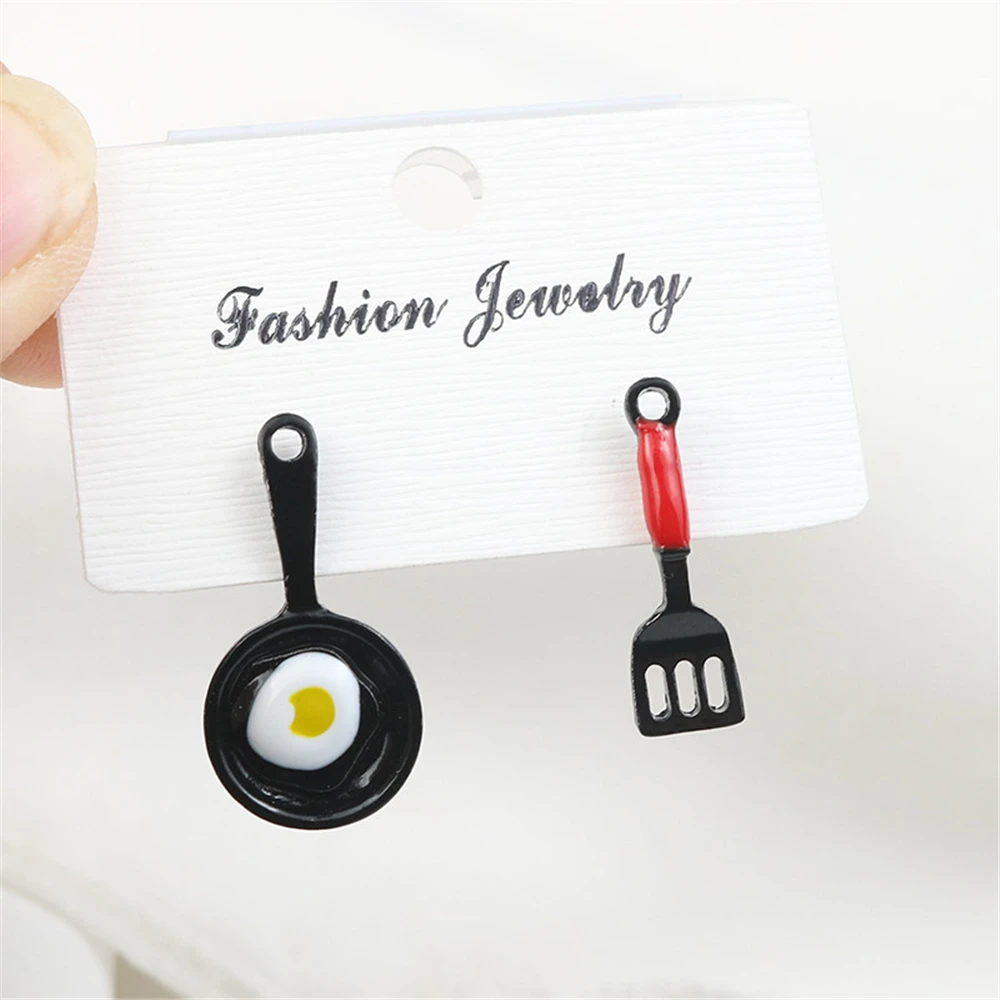 

1 Pair Black Funny Asymmetric Shovel Pan Fried Egg Enamel Unique Earrings Women's Fashion Personality Birthday Gifts for Lover