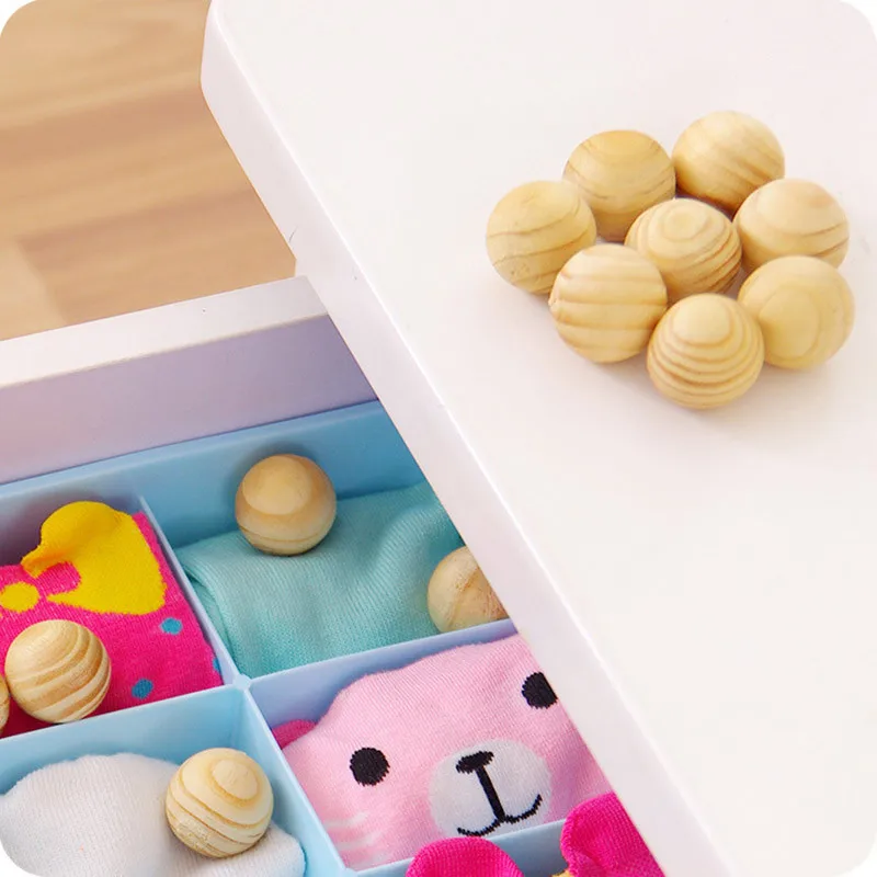 

5PCCS/bag Reusable Wardrobe Pest Control Wooden Mothballs Moth Repellent Prevent Mildew Moistureproof Deworming Household Ball