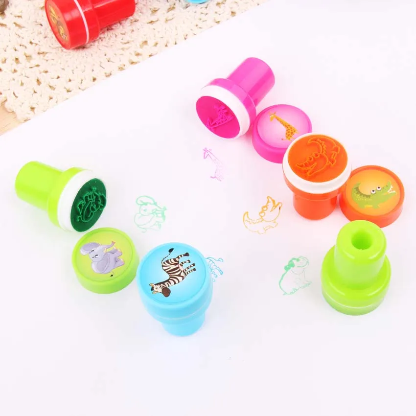 Cartoon Round Stamp Toys for Children 12pcs DIY Handmade Craft Students Stamps Toys Book Decro Teacher Seal Kids Art Toys