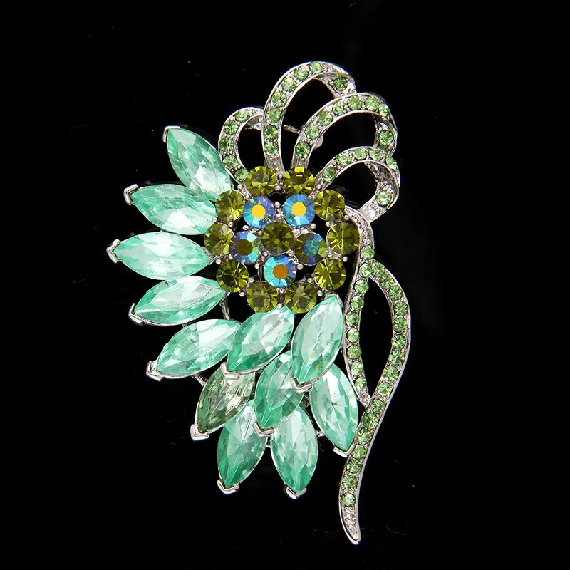 

Wukaka 2017 Crystal Green Flower Brooch Pin Rhinestone Alloy Rose Gold Brooches valentines day gift