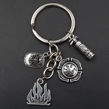 1pc Hero Gift DIY Creative Metal Fireman Hat Keychain Fire Extinguisher Keychain Flame Keychain Fire Alarm Badge Keychain fire extinguisher shaped land line telephone