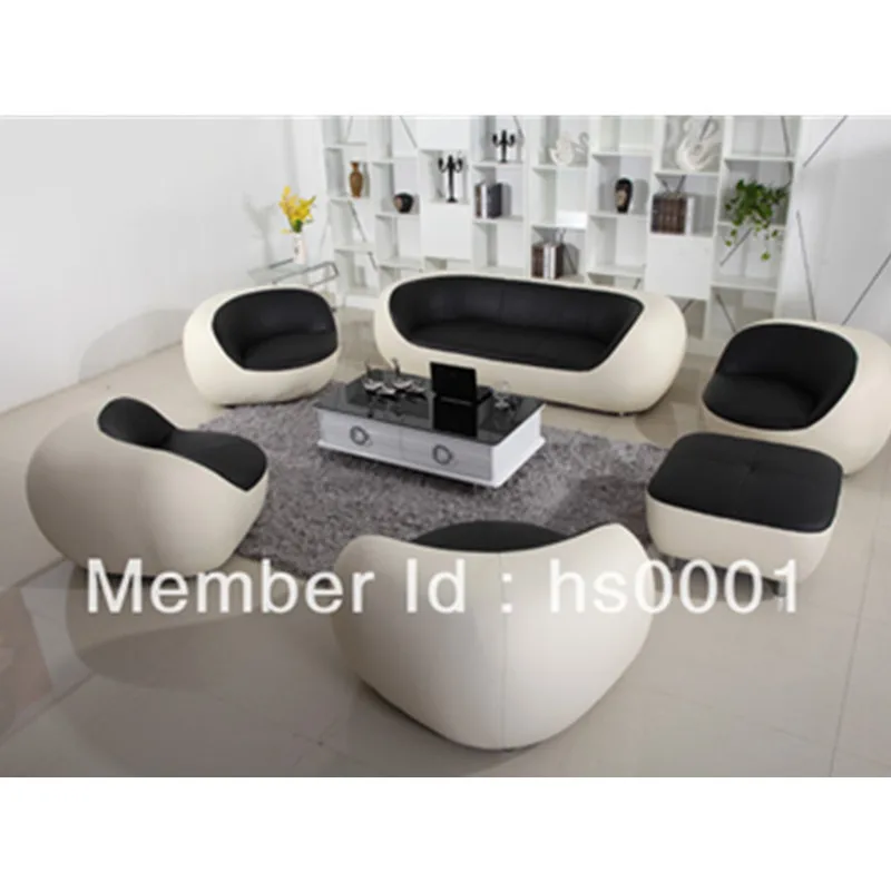 

black and white living room sofa