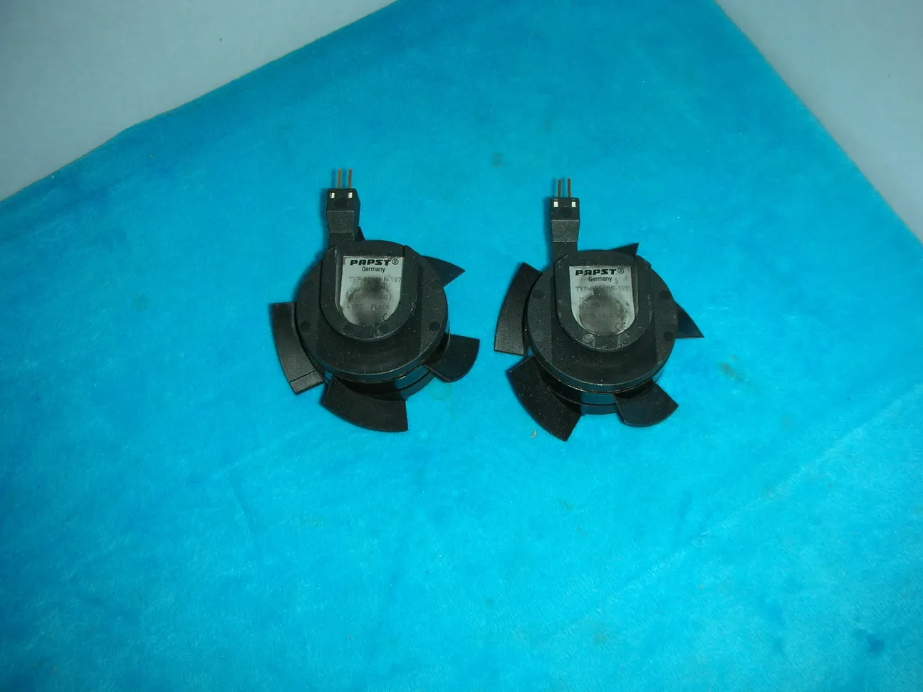 

Disassemble the original Emerson CT fan 8314HR-197