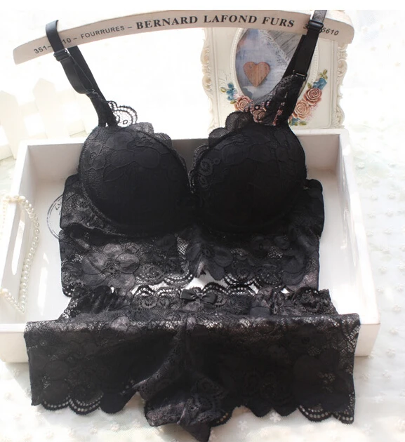 

Sexy perspective lace sweep the broadened deep V-neck push up bra set lace lingerie set