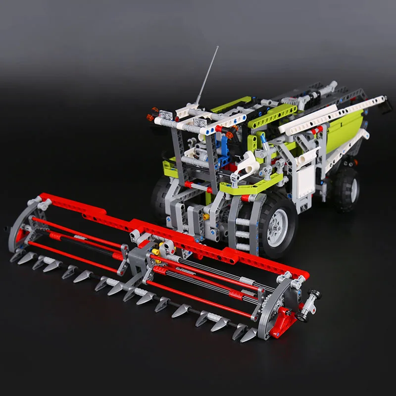 

1107pcs Lepin 20041Technic Series The Combine Harvester Set Educational Building Blocks Bricks Toys Model Gift Compatible 8274