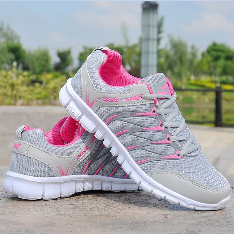 النساء أحذية خفيفة الوزن النساء رياضية الأبيض تنيس Feminino Breathble عارضة أحذية مفلكنة المدربين سلة فام Krasovki النساء أحذية خفيفة الوزن النساء رياضية الأبيض تنيس Feminino Breathble عارضة أحذية مفلكنة المدربين سلة فام Krasovki