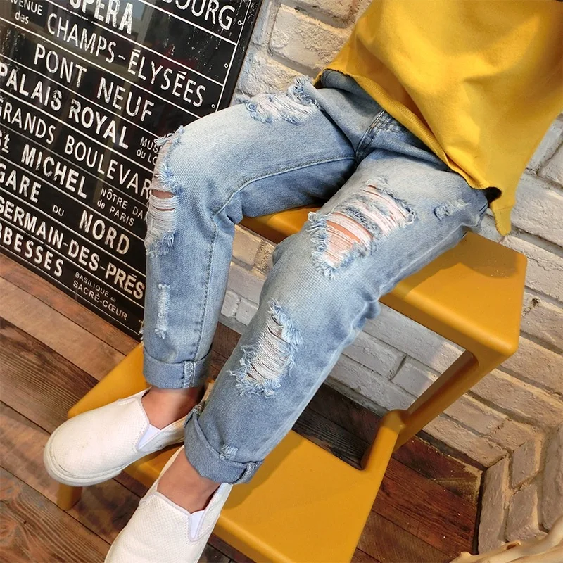 2019 новые модные рваные детские джинсы для девочек и мальчиков, весенне-летние джинсы для девочек, повседневные свободные рваные джинсы