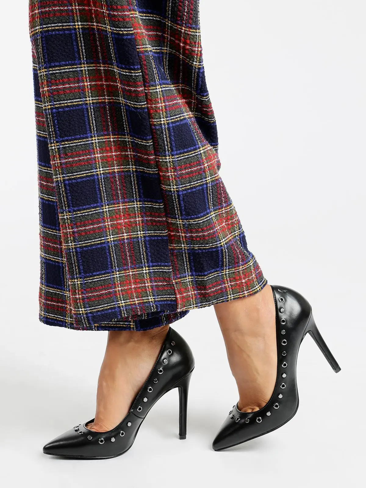 pointed toe studded pumps