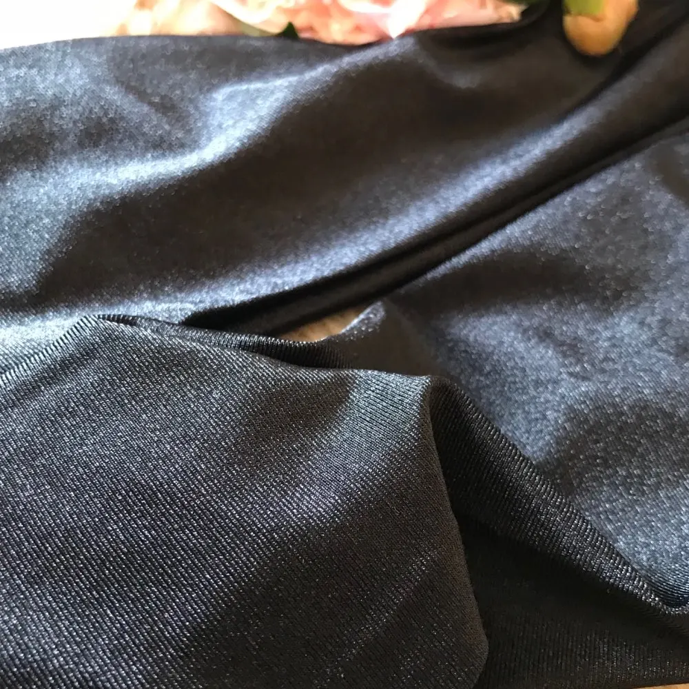 UTB84qIIzRahduJk43Jaq6zM8FXa0