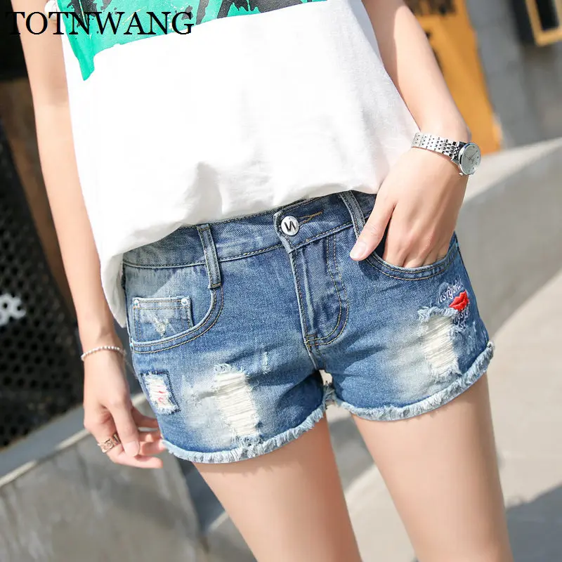 TOTNWANG Red Lips Embroidery Denim Shorts Low Waist Jeans Short Femme
