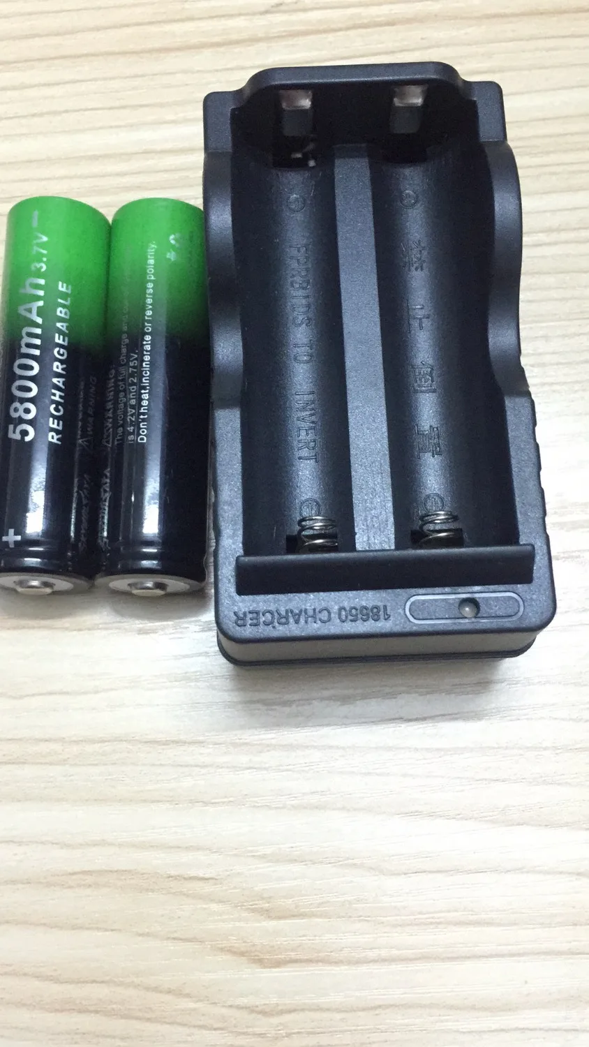 

2-4pcs 3.7V 18650 Battery 5800mAh Li-ion Rechargeable 18650 Batteria For LED Flashlight Torch +EU/US Battery Charger