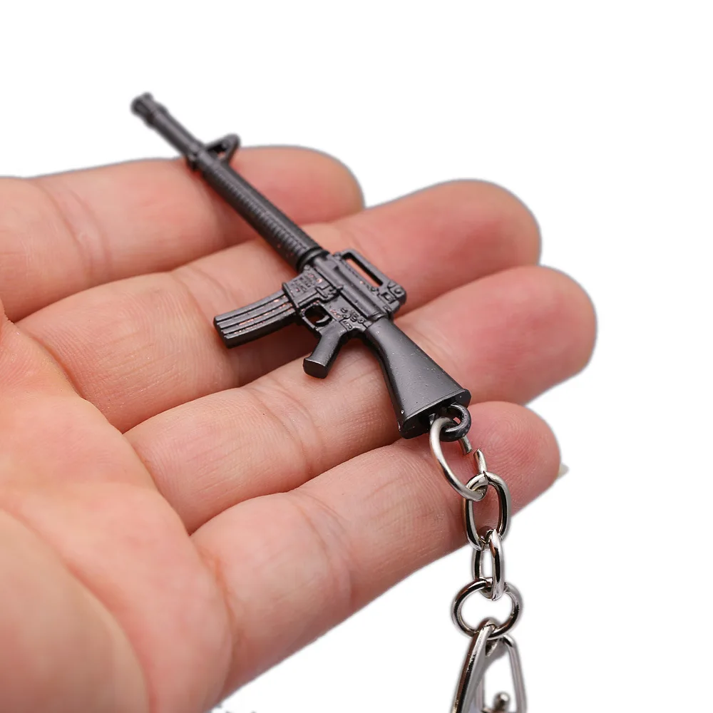 Горячая игра 16 видов стилей PUBG CS GO брелоки в виде оружия AK47 пистолет Модель 98 к снайперская винтовка брелок для мужчин Подарки Сувениры 6 см - Цвет: 15