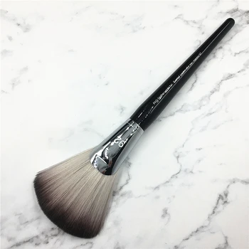 

Big Size Professional Featherweight Fan Brush Makeup No.92 Beauty Brand Tool