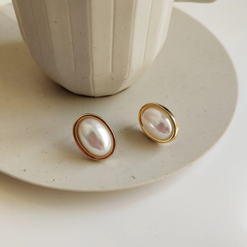 

Korean Colourful Shell Pearl 925 Sterling Silver Women Earring Geometric Ellipse Gold Stud Earring Antiallergic Wedding Jewelry