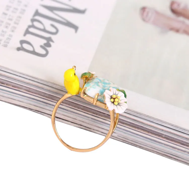 

Juicy Grape Indonesia Style Yellow Bird Natural Stone Inlay Rich Color Luxury Enamel Ring 2019 Women Fashion Charm Jewellery