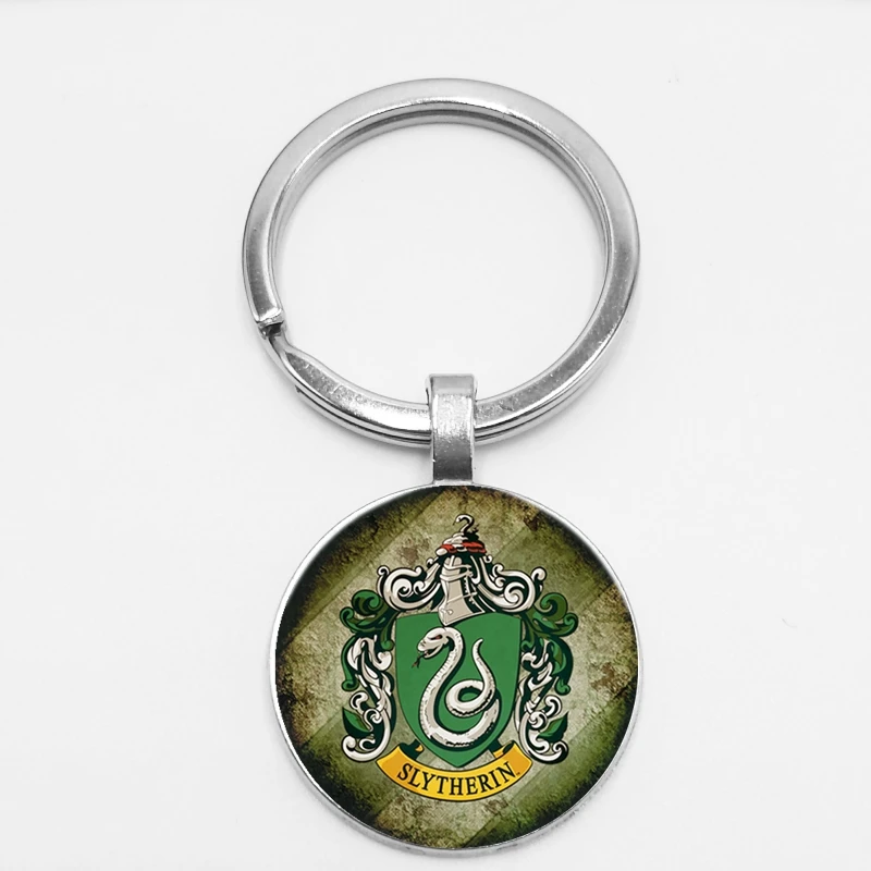

1pcs Classic Movie Surrounding Green Snake Badge Glass Keychain Movie Character Jewelry Mapping Private Custom