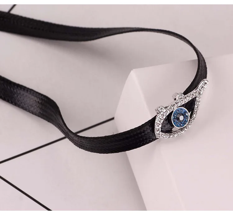 Lucky Turkey Evil Eye Pendant Necklace Clavicle Chain Woman Short Necklace Crystal Rhinestone Leather Choker Necklace Jewelry