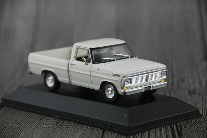

Special Offer 1:43 F100 1972 Pickup Model Alloy automobile model Collection Model