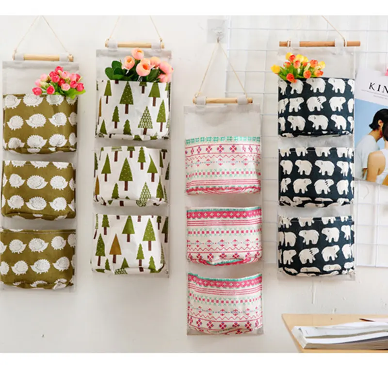 

Flamingo Pattern Cotton Linen Hanging Storage Bag 3 Pockets Wall Mounted Wardrobe Hang Bag Wall Pouch Cosmetic Toys Organizer