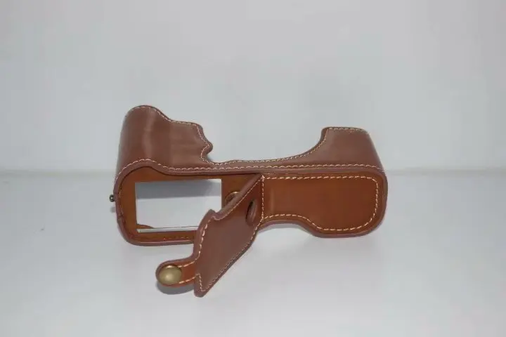 889