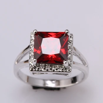 

Incredible Red Garnet Silver Plated Argent Jewelry US# Solitaire Ring Size 6 / 7 / 8 / 9 S1688
