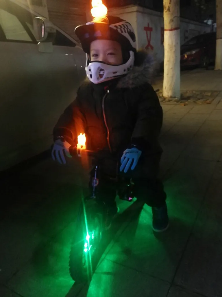 Top Outdoor Bicycle Light Cartoon Duck Head Light Shining Duck Bicycle Bells Handlebar Bicycle Accessories 2