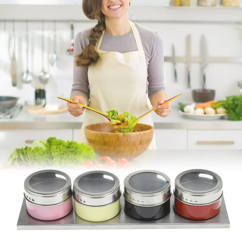 

4PCS/Set Magnetic Spice Tins Stainless Steel Spice Jar Set With Stickers Pepper Shakers Salt Pepper Set Seasoning Sprays