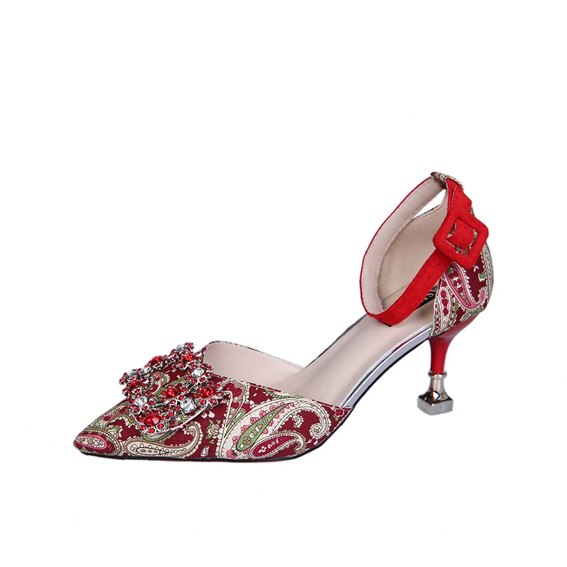 Летние Стразы босоножки на высоком каблуке с перфорацией остроносые туфли на высоком тонком каблуке Для женщин модные свадебные туфли на каблуке-шпильке для вечеринки - Цвет: Красный