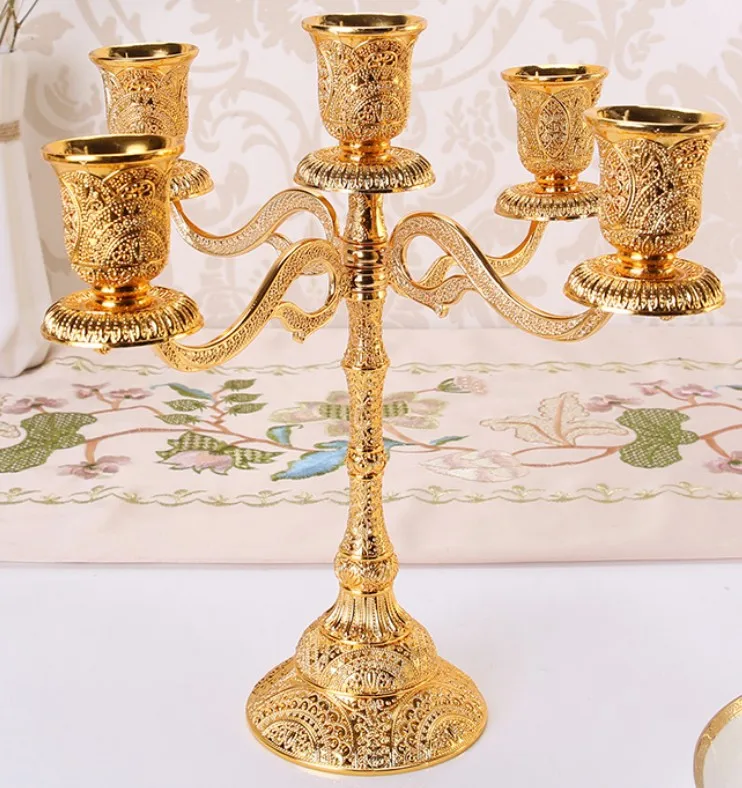 

Luxury Metal Candelabra Polished Golden Candlestick Cup Candle Holder Candlelight Dinner Wedding Gift Home Wedding Decor B523
