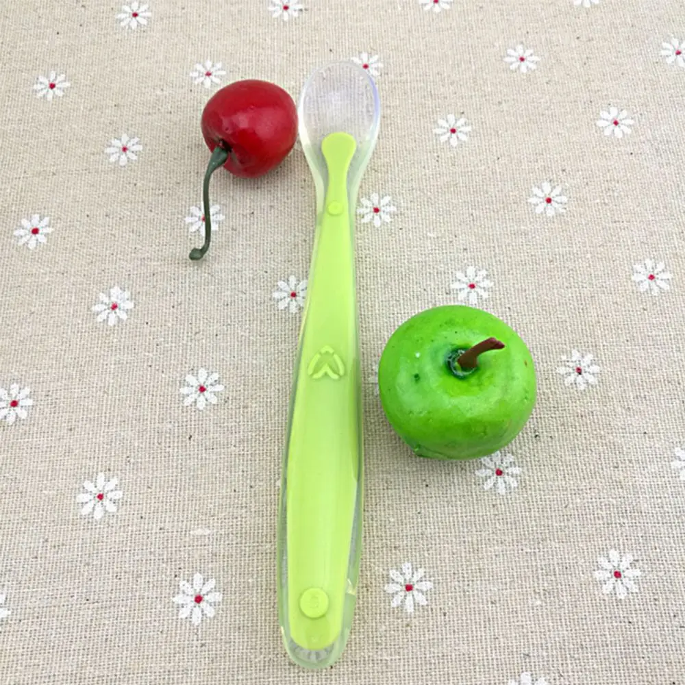 Мягкая силиконовая детская ложка для кормления Прекрасные Столовые приборы подарочные столовые приборы для детей - Цвет: Зеленый