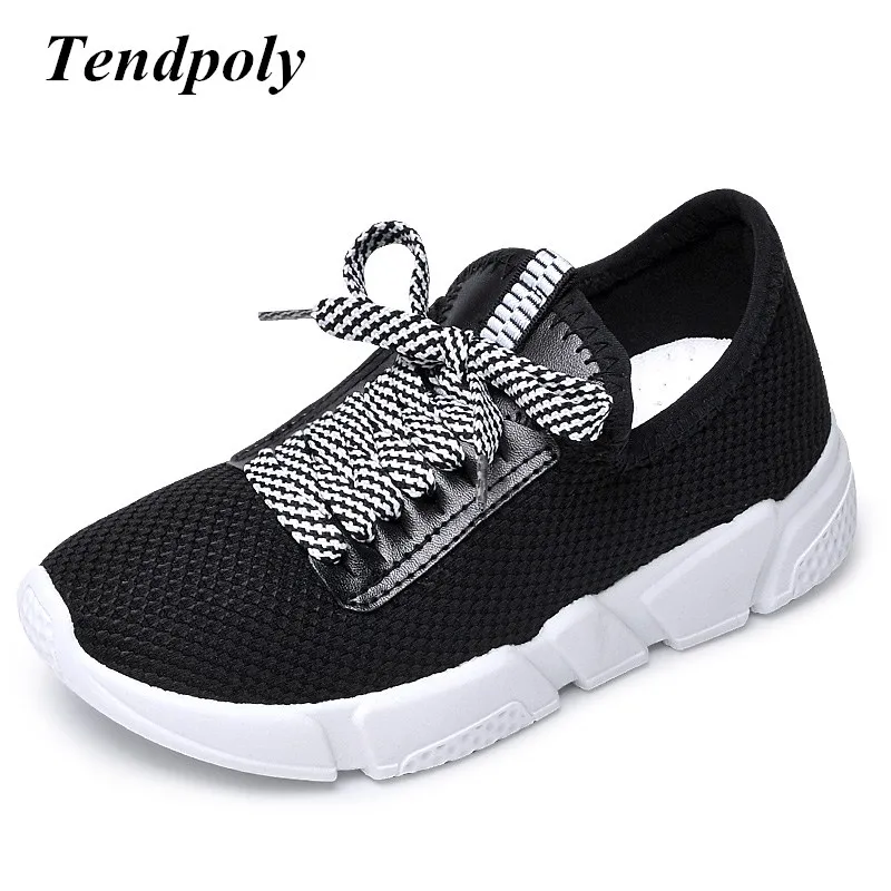 

New Korean version of the student fashion shoes 2018 Spring and Autumn mesh Simple wild lace women's hot burst casual shoes