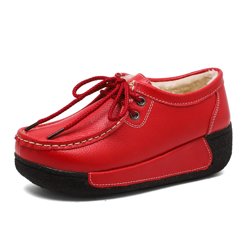 Женская обувь из натуральной кожи; зимние плюшевые водонепроницаемые мокасины; женские теплые лоферы; мокасины на платформе; хлопковая обувь для мам; WSH3353 - Цвет: 1878 red