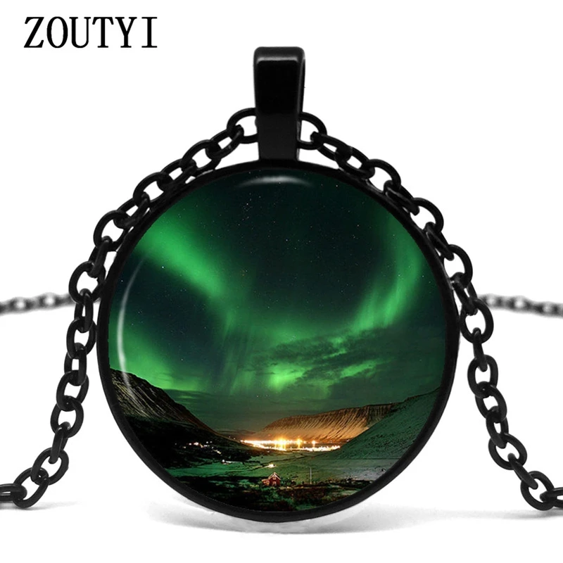 

2018/ Northern Lights Pendant Necklace Space Nebula Aurora Northern Light Green Photo Glamour Glass Necklace Women's Jewelry.