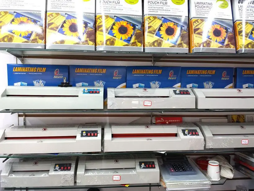 Material de Estratificação Frio para a Frente Tamanho Foto Calor Reverso 12.6 Polegada Largura Laminação Filme Plástico Laminador Quente a3 110 v 220 18 cold rolling machines