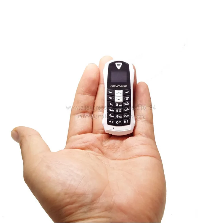Мини маленький телефон. Маленький телефон. Маленький кнопочный телефон. Очень маленький телефон. Самый маленький телефон.