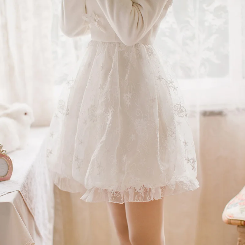 Принцесса сладкий Лолита белый мех платье конфеты Дождь Лук украшения линии Стенд воротник Кружево Вышивка японский дизайн c16cd6190